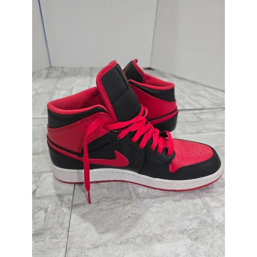 Air Jordan‎ 1 AJ1 Sz 9 Mid Bred Black Fire Red Sneakers DQ8426-060